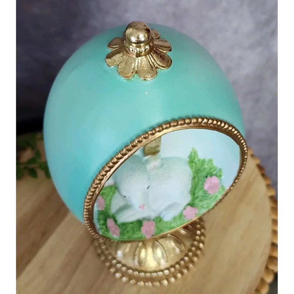 Easter Diorama Green Gold Sheep Lamb Cross Figurine Pedestal Resin 10
